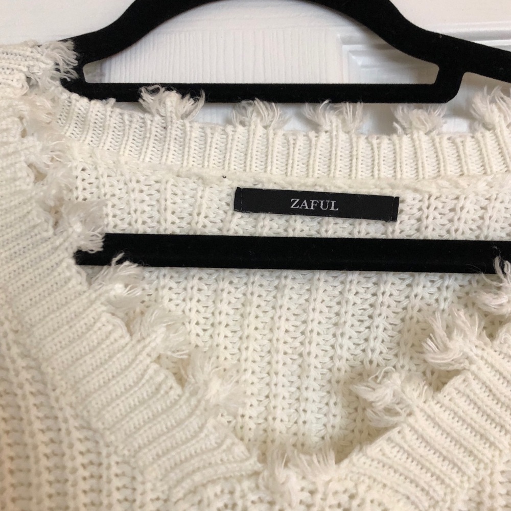 WHITE ZAFUL CROP SWEATER <3